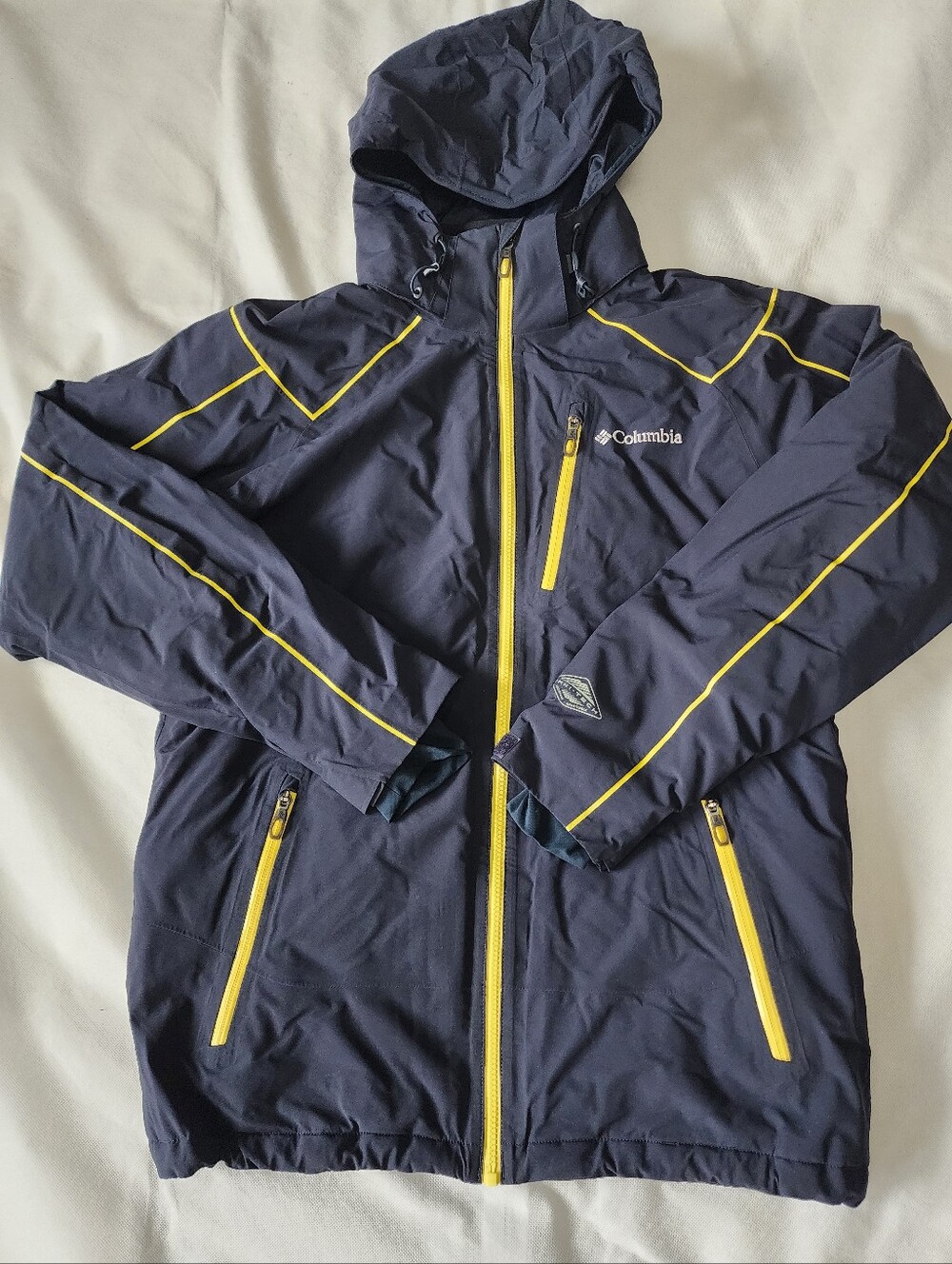 Columbia Omni Tech Omni heat  Navy Jacket with Yellow Zippers and Trim Size M